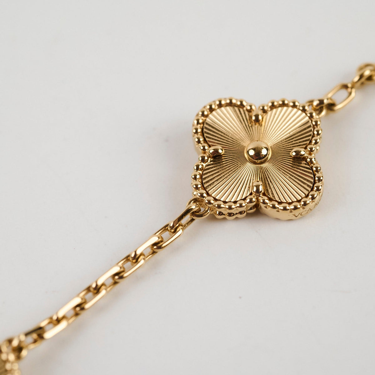 Van Cleef & Arpels Vintage Alhambra Yellow Gold Guilloche 5 Motifs Bracelet - photo 5