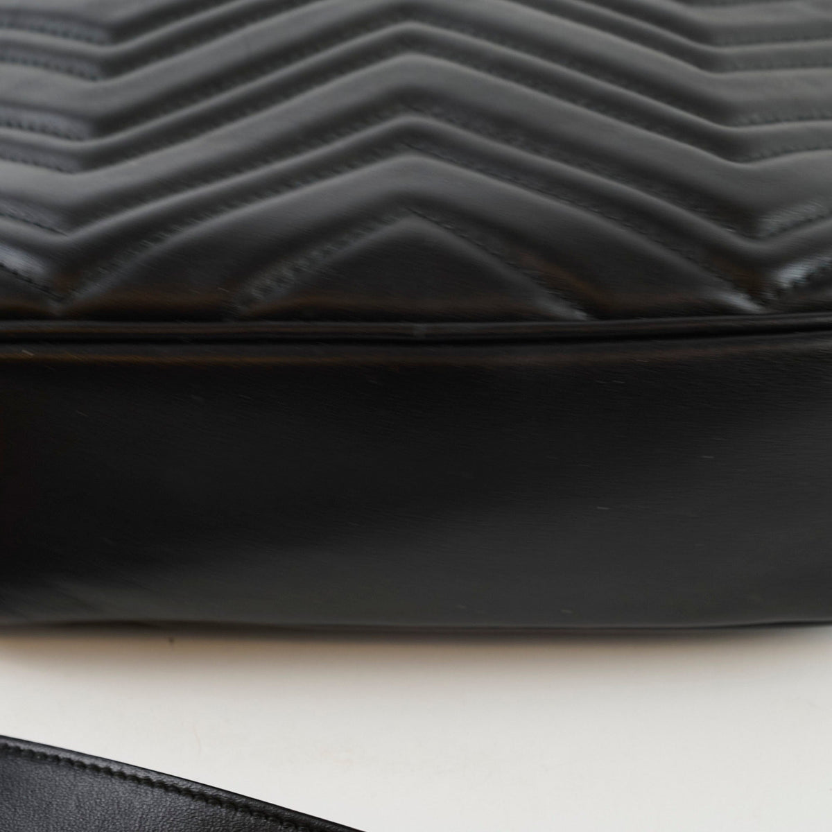 Gucci Medium Marmont Vertical Messenger Bag Black - photo 11