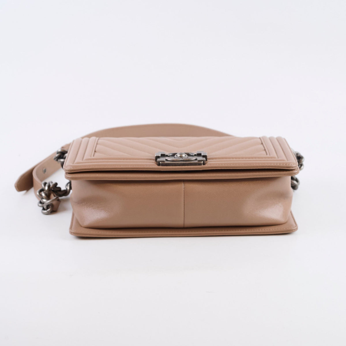 Chanel Old Medium Boy Chevron Taupe Latte Caviar - photo 4