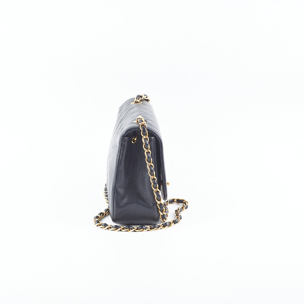Chanel Medium Diana Black - photo 3