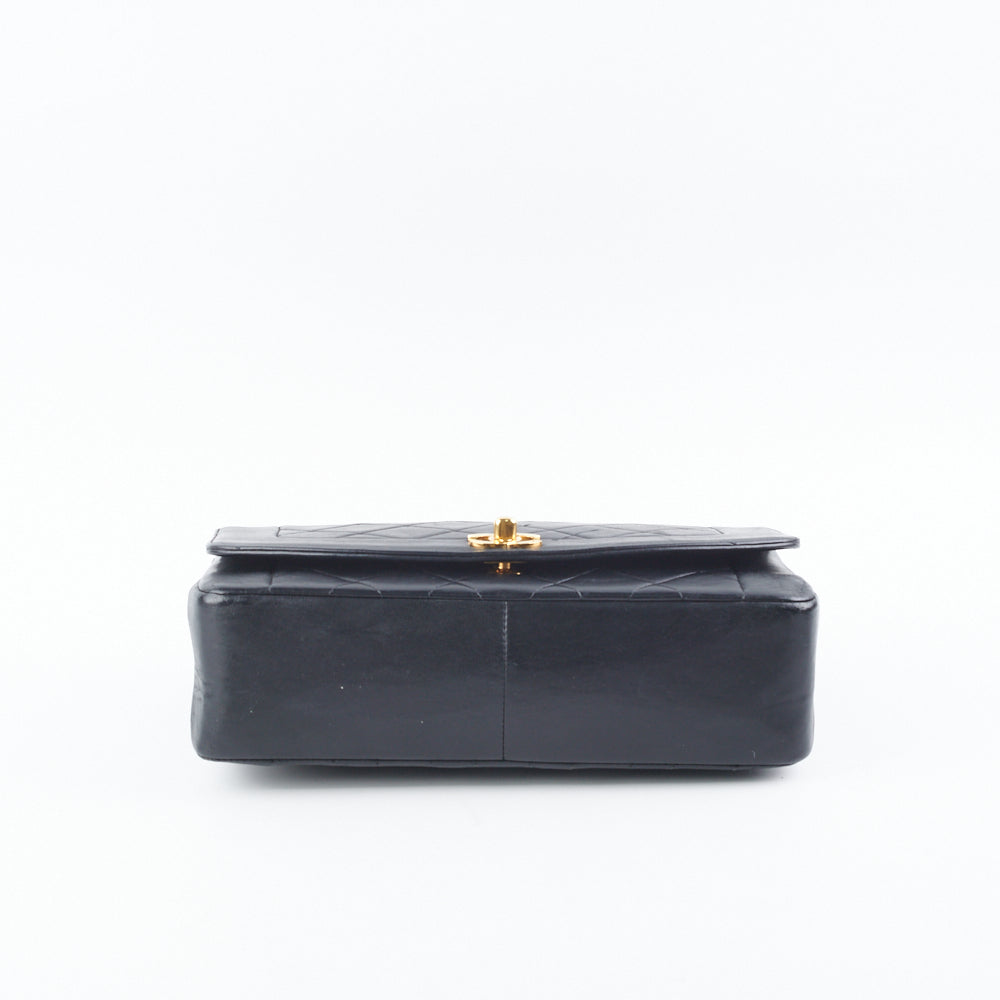 Chanel Medium Diana Black - photo 4