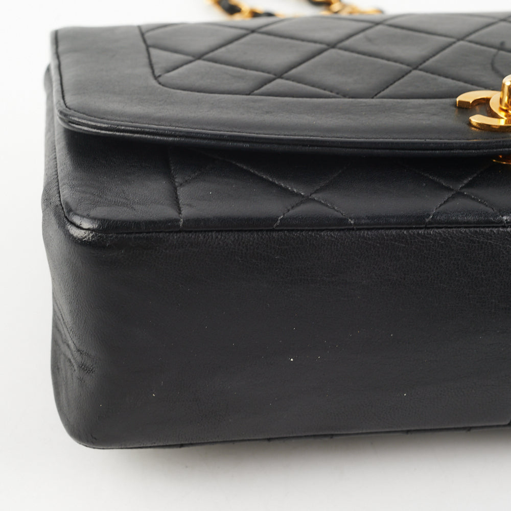 Chanel Medium Diana Black - photo 7