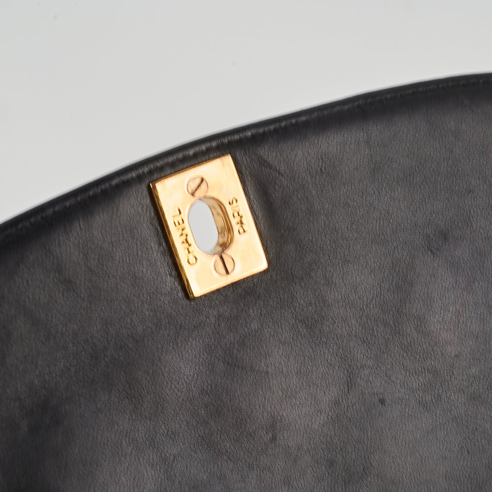 Chanel Medium Diana Black - photo 18