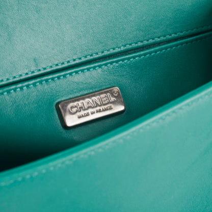 Chanel Small Turqoise Stingray Boy - photo 13