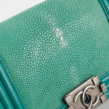Chanel Small Turqoise Stingray Boy - photo 24