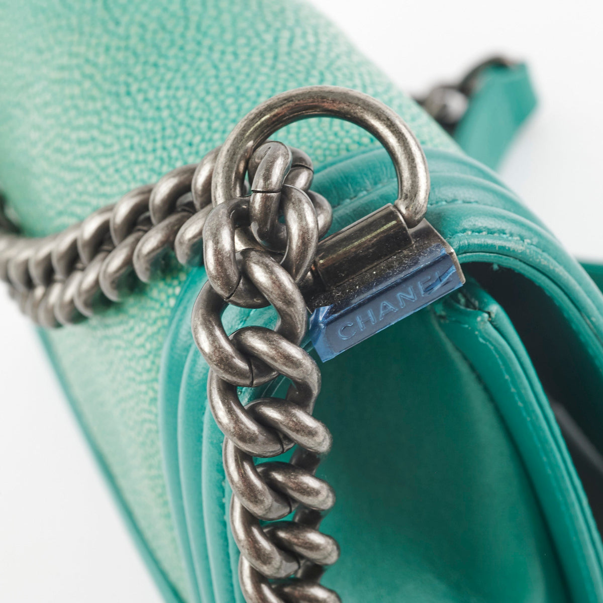 Chanel Small Turqoise Stingray Boy - photo 15