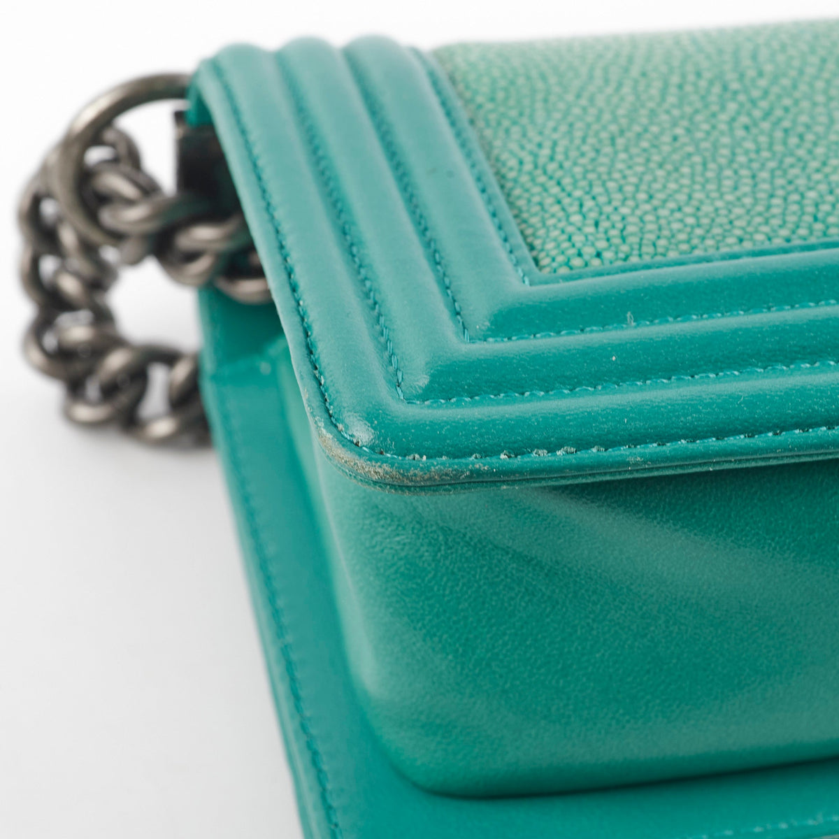 Chanel Small Turqoise Stingray Boy - photo 23