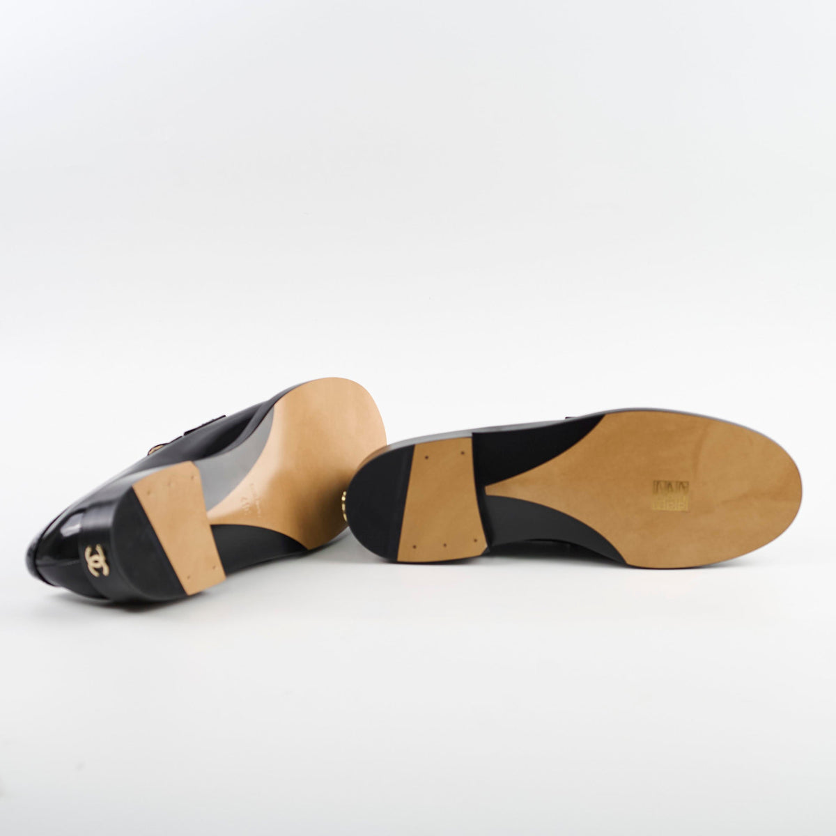 Chanel Patent Loafers Black Size 41C - photo 4