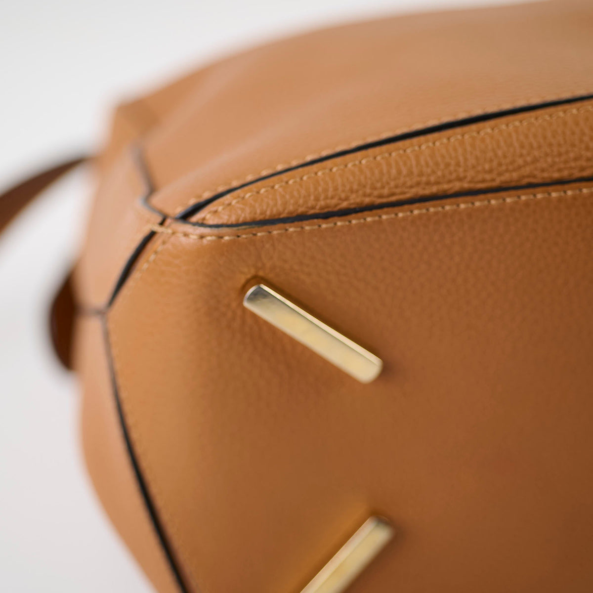 Loewe Puzzle Medium Caramel (Older Version) - photo 7
