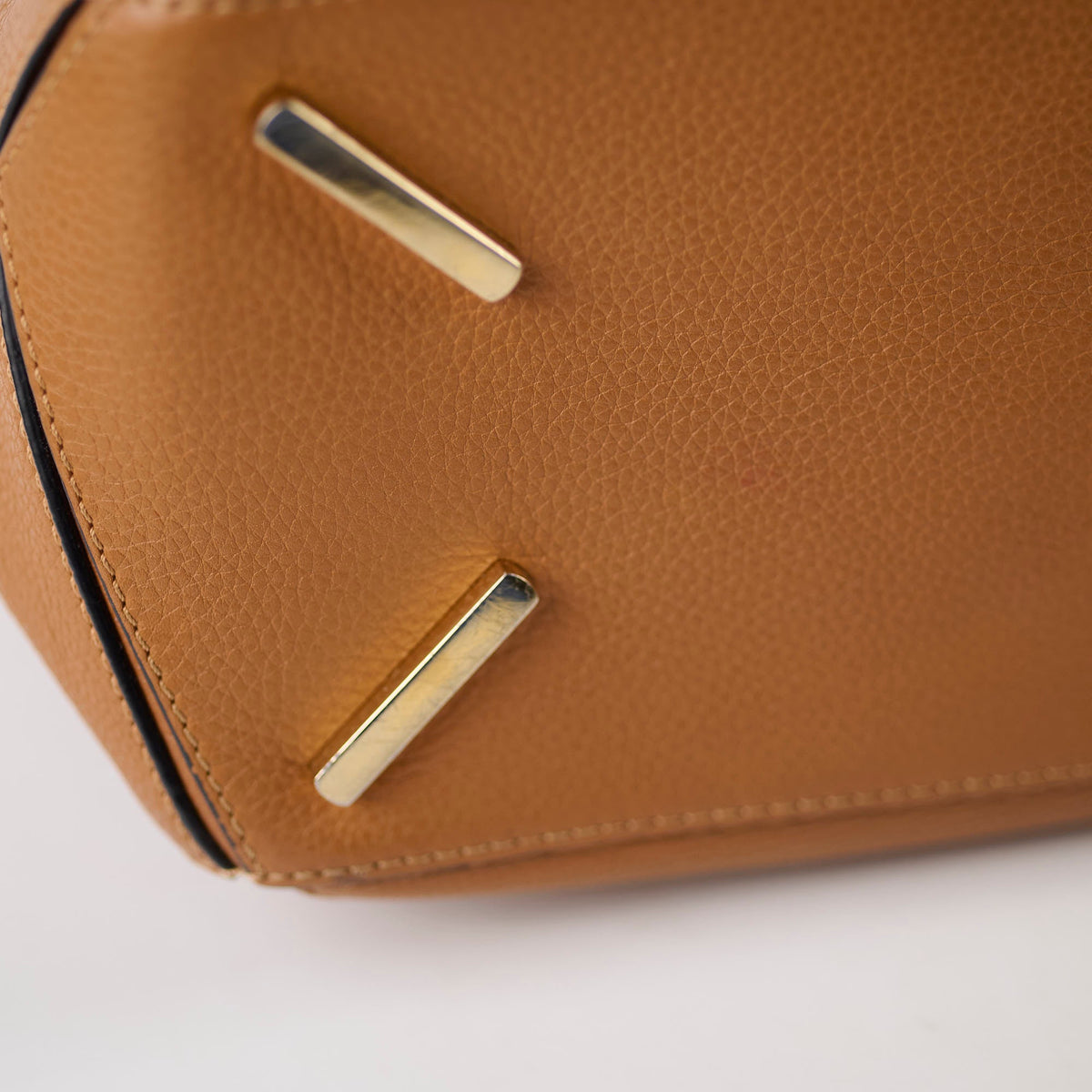 Loewe Puzzle Medium Caramel (Older Version) - photo 8