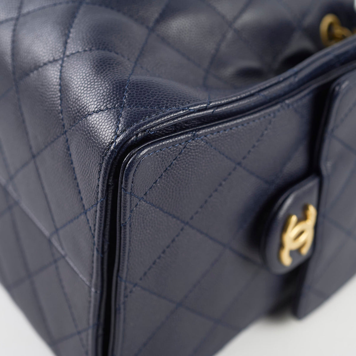 Chanel 25 Navy Caviar Small (microchipped) - photo 11