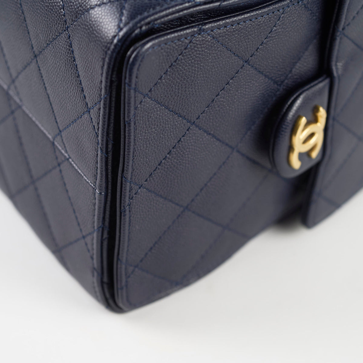 Chanel 25 Navy Caviar Small (microchipped) - photo 9