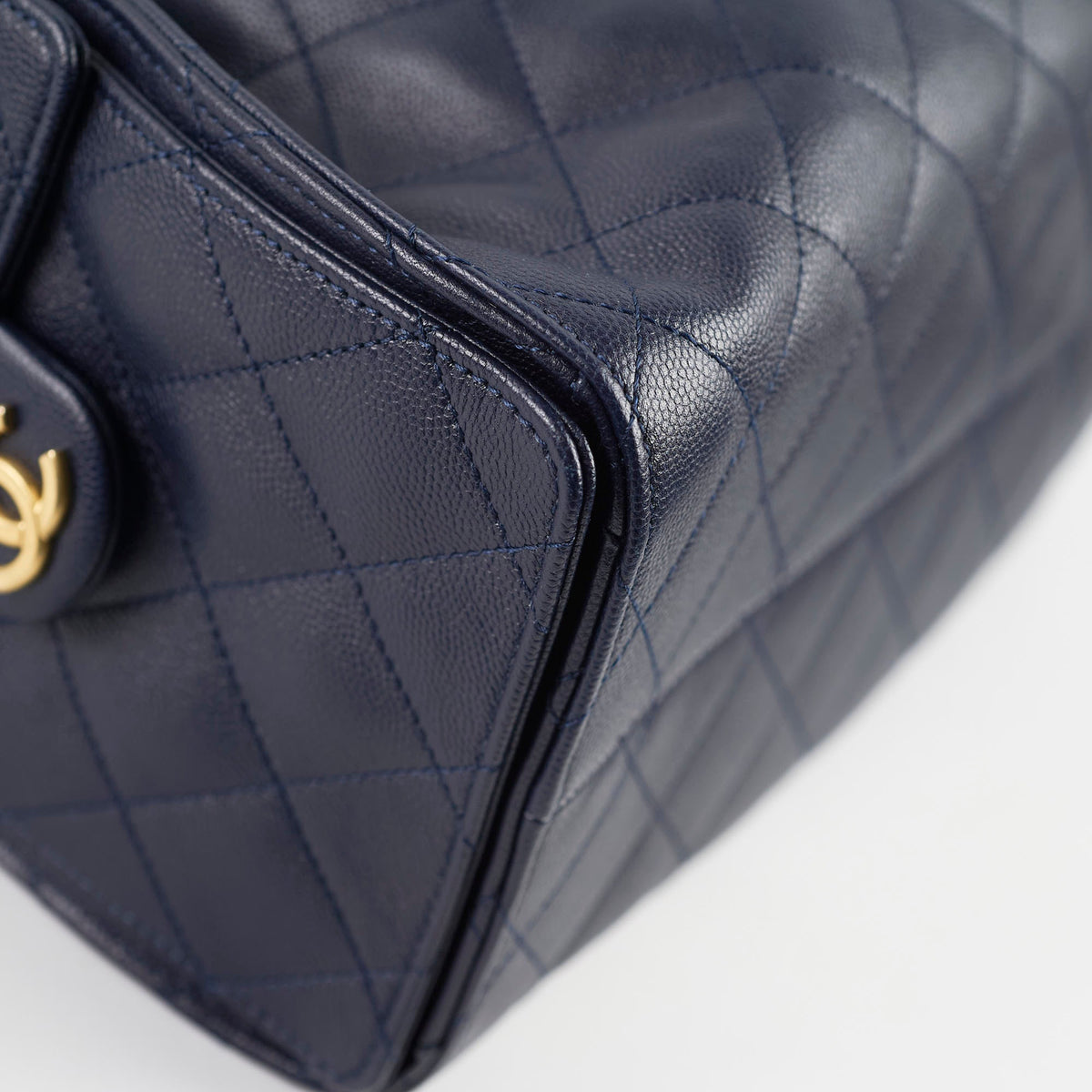 Chanel 25 Navy Caviar Small (microchipped) - photo 10
