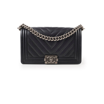 Chanel Old Medium Boy Chevron in Caviar Black - photo 1