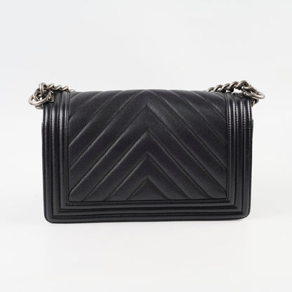 Chanel Old Medium Boy Chevron in Caviar Black - photo 2