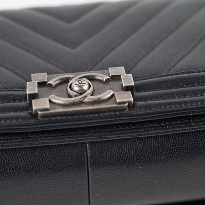 Chanel Old Medium Boy Chevron in Caviar Black - photo 8