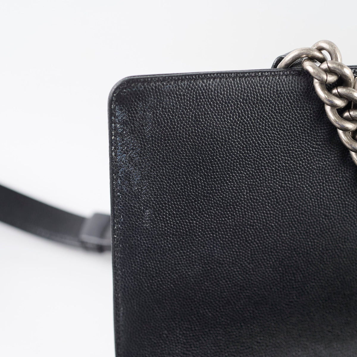 Chanel Old Medium Boy Chevron in Caviar Black - photo 11