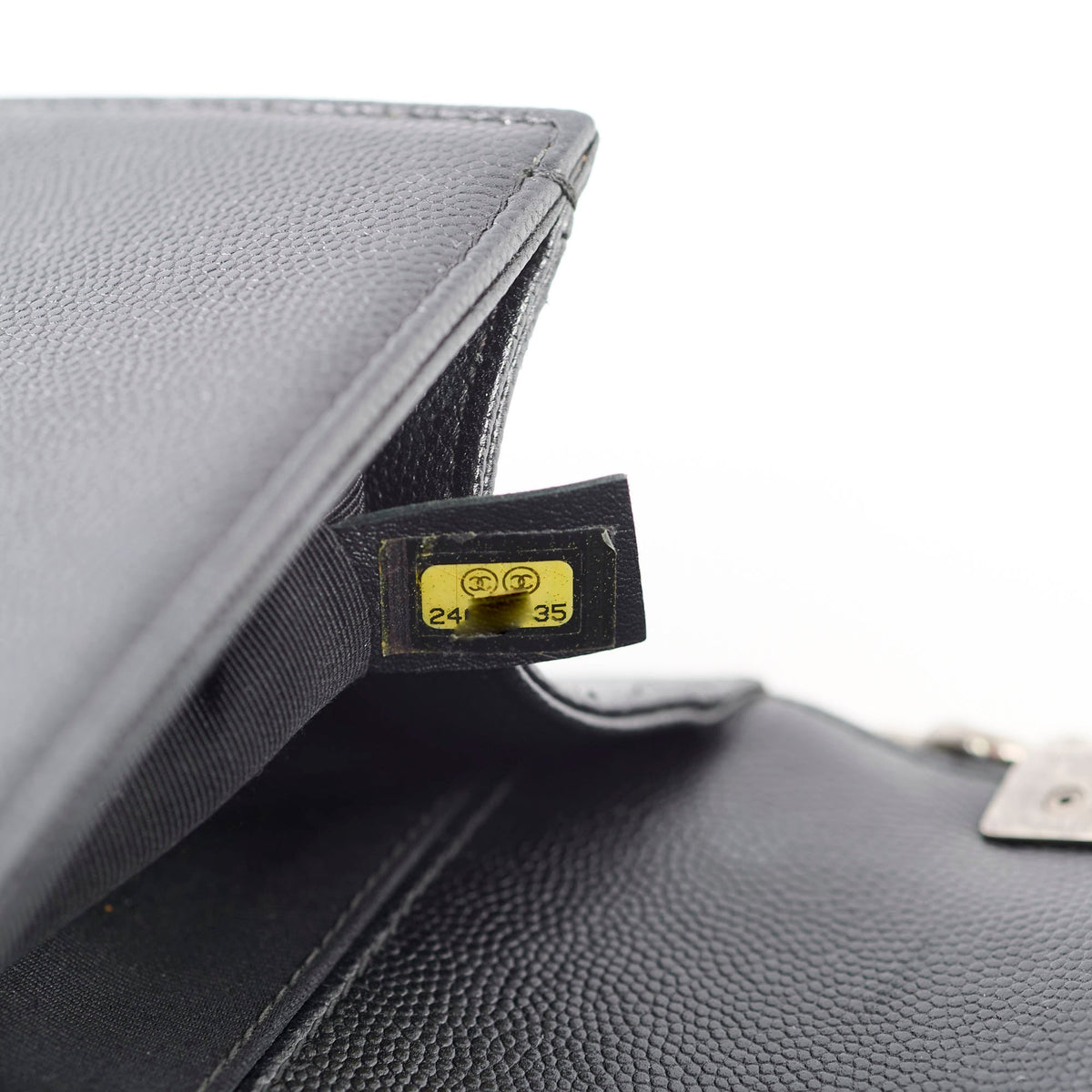 Chanel Old Medium Boy Chevron in Caviar Black - photo 14