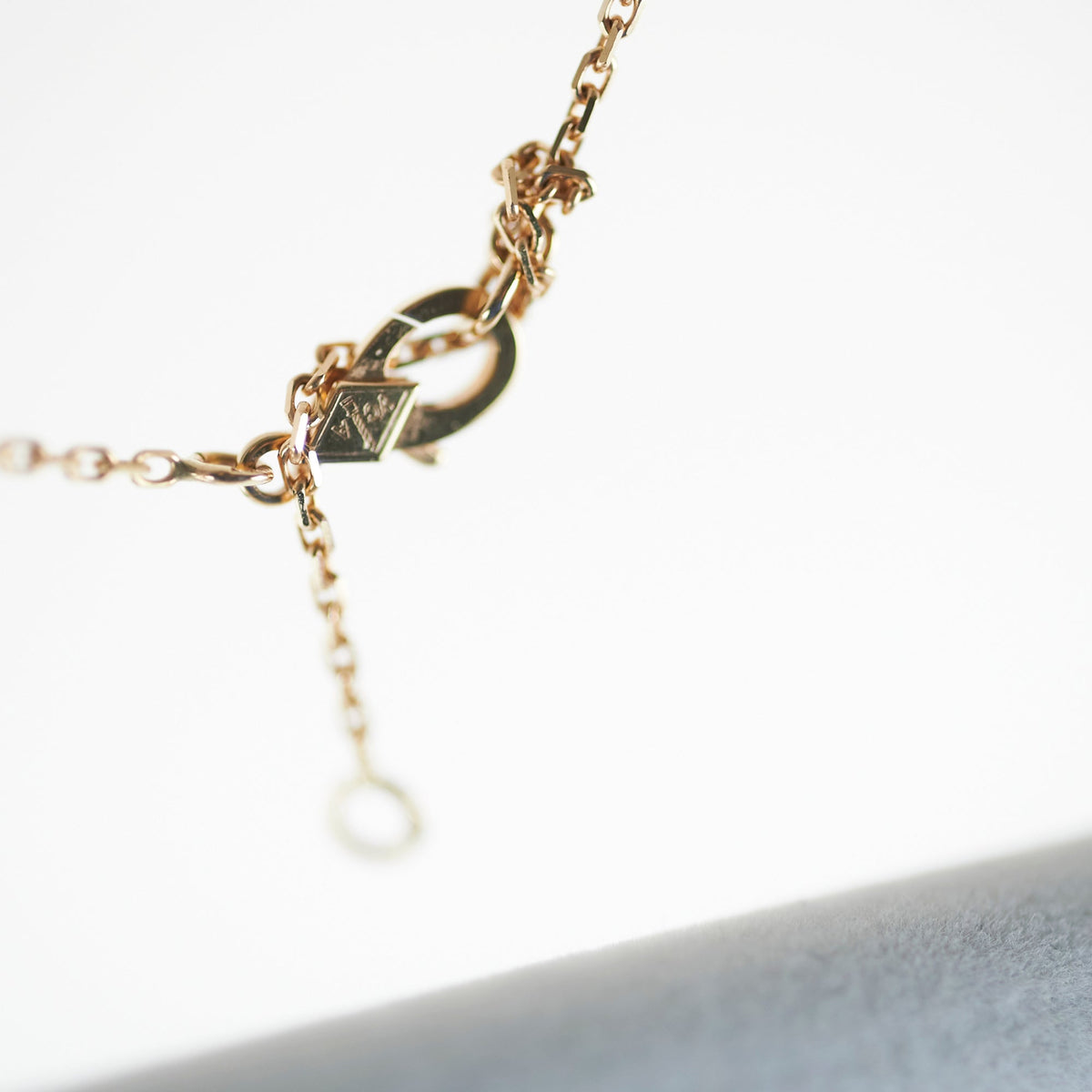 Van Cleef and Arpels Mother of Pearl MOP Necklace - photo 5