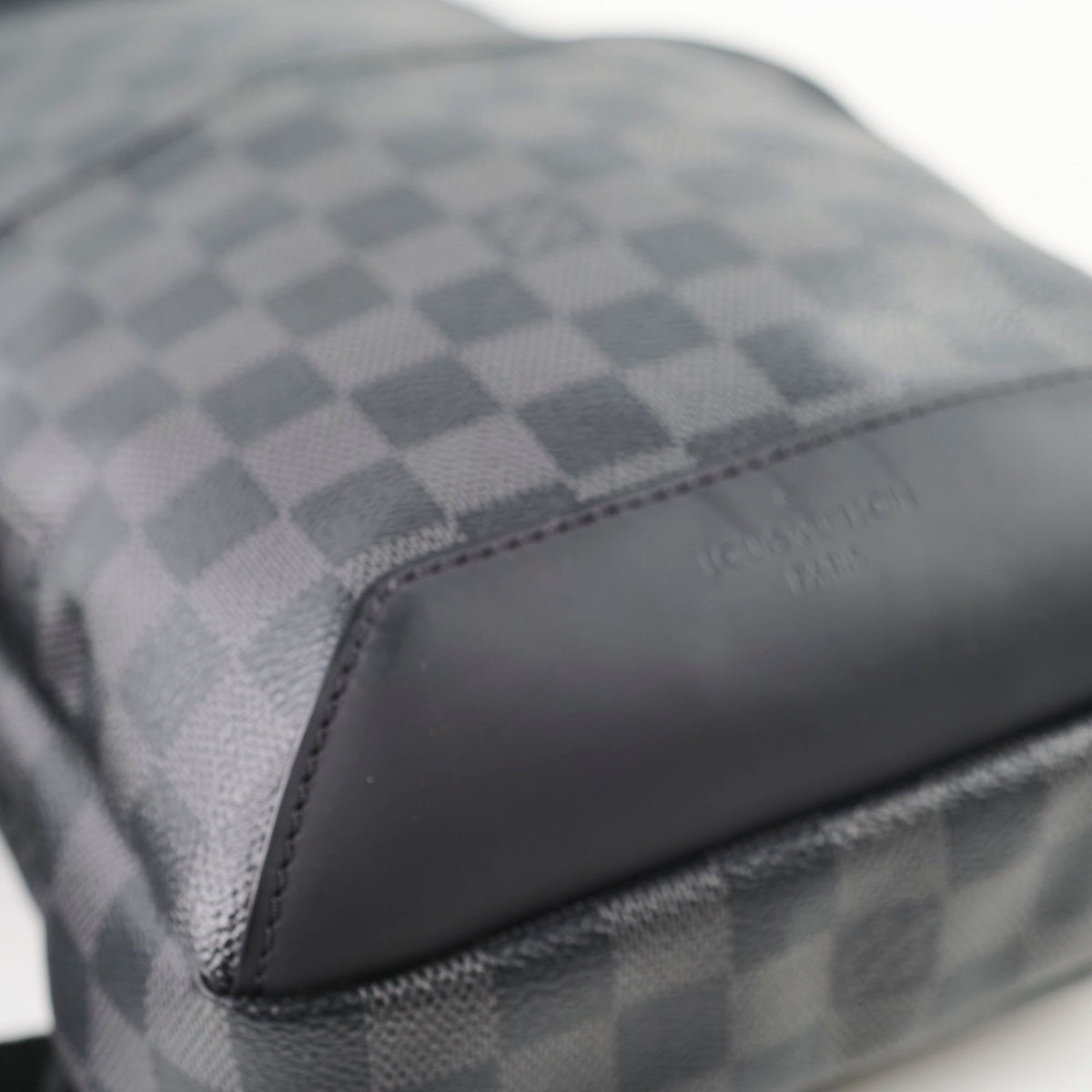 Louis Vuitton Avenue Sling bag Damier Graphite - photo 14