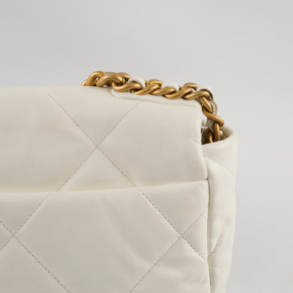 Chanel 19 Small White Microchip - photo 3