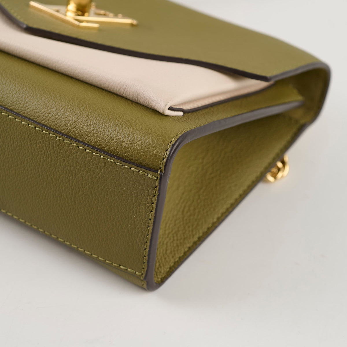Louis Vuitton Lock Me Khaki Chain - photo 10