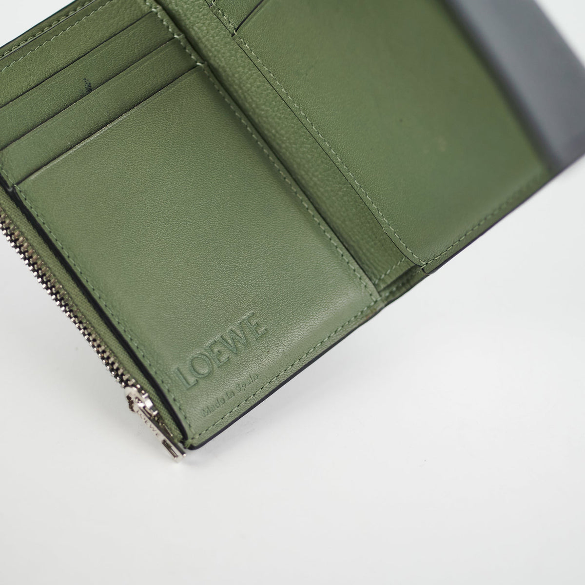 Loewe Small Vertical Grey Wallet - photo 8
