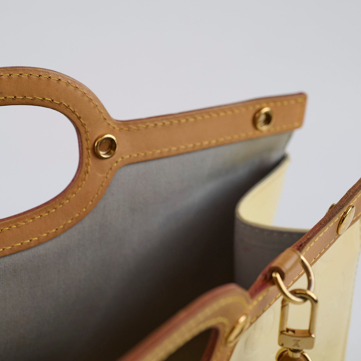 Louis Vuitton Roxburry Vernis Bag Light Yellow - photo 6