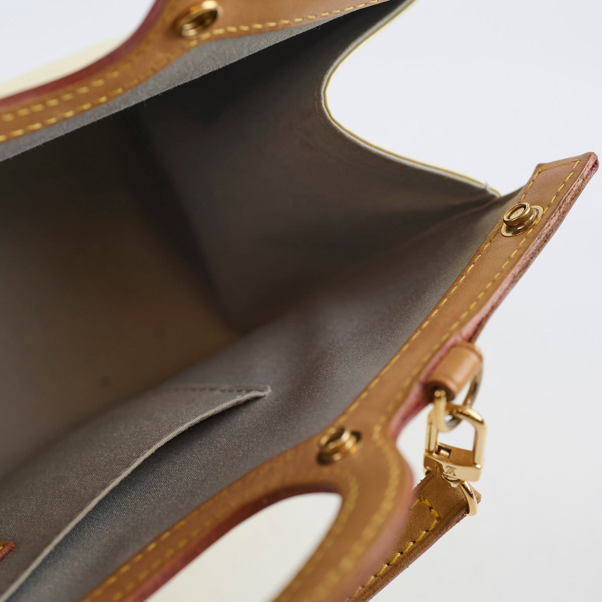 Louis Vuitton Roxburry Vernis Bag Light Yellow - photo 8