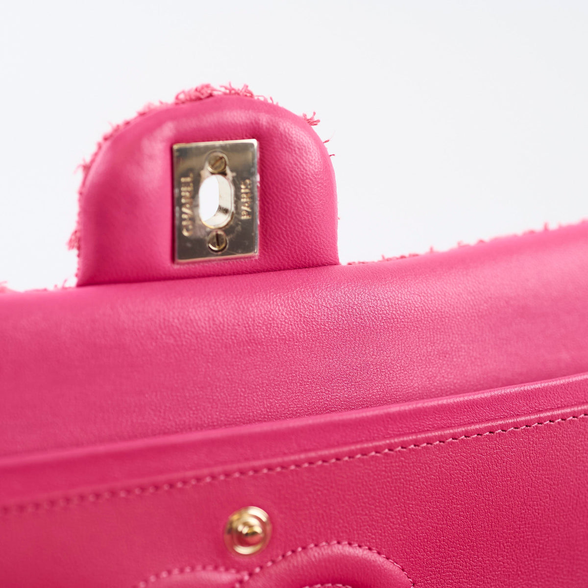 Chanel Medium Tweed Pink Classic Flap - photo 6