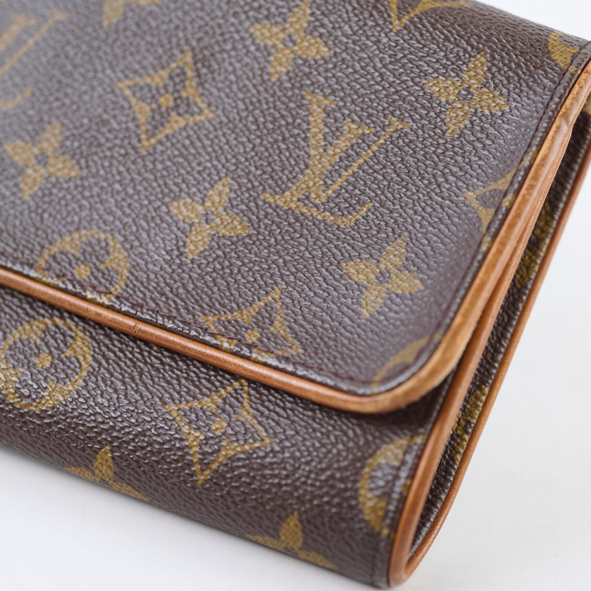 Louis Vuitton Pochette Twin Monogram - photo 12