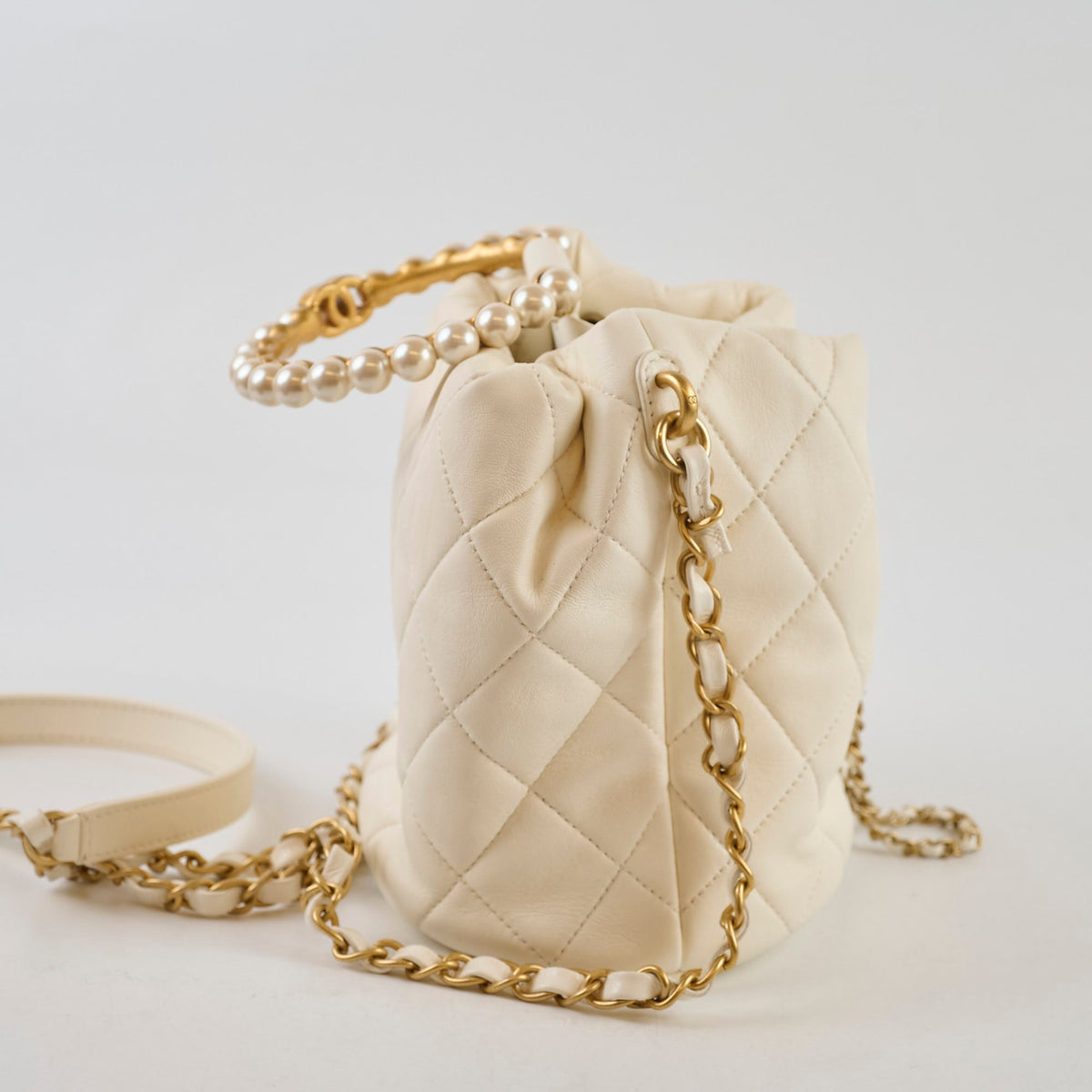 Chanel Pearl Top Handle Buckle Lambskin Microchip - photo 3