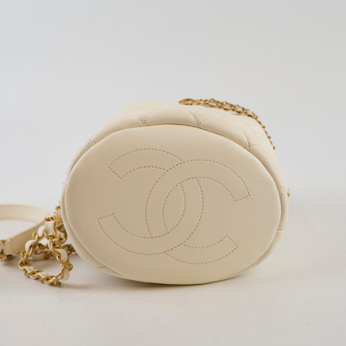 Chanel Pearl Top Handle Buckle Lambskin Microchip - photo 4
