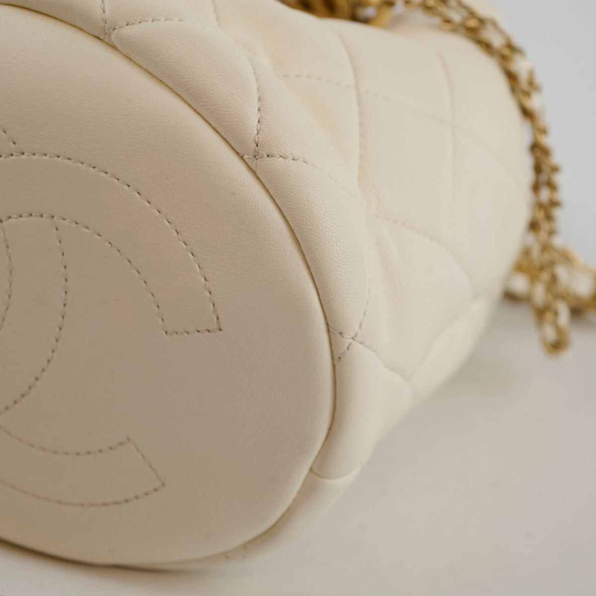 Chanel Pearl Top Handle Buckle Lambskin Microchip - photo 8