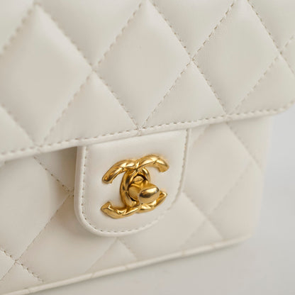 Chanel Crush Top Handle White Lambskin Microchip - photo 9