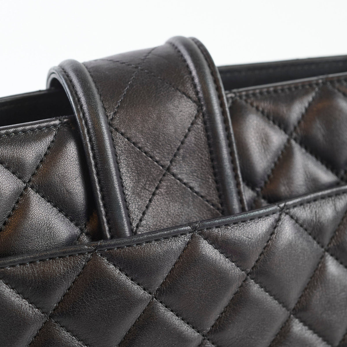 Chanel Elegant CC Tote Quilted Lambskin - photo 6