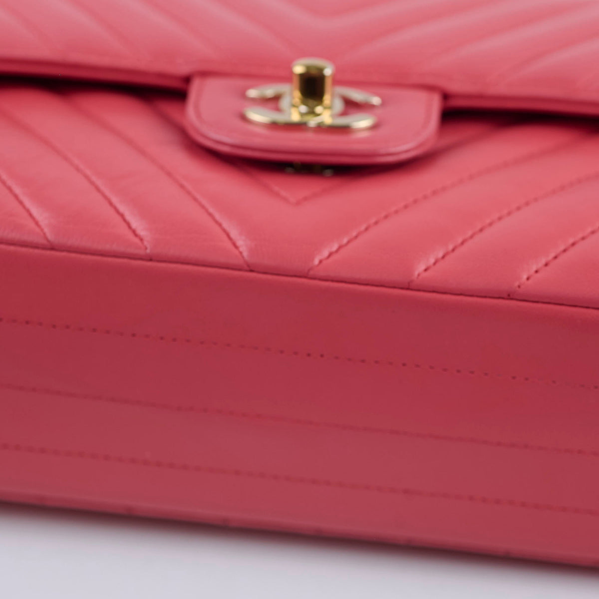 Chanel Medium Chevron Classic Flap Pink Calfskin - photo 14