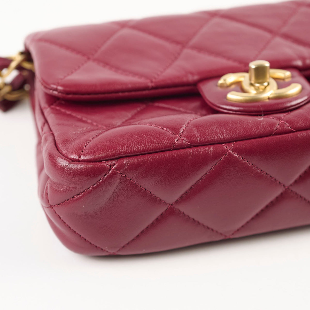 Chanel Seasonal Flap Burgundy Microchipped - photo 11