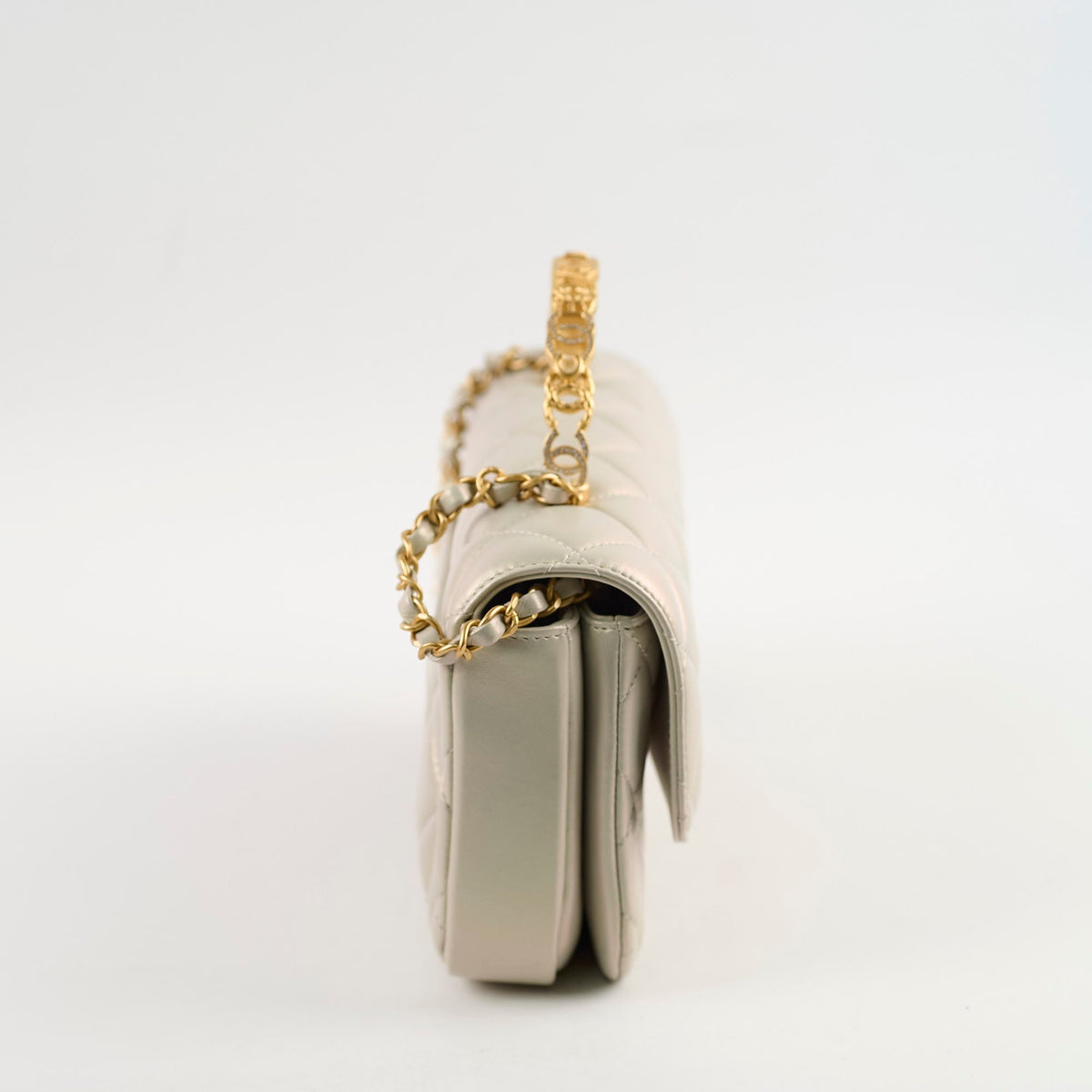 Chanel Top Handle Iridescent Pearl Flap Microchipped - photo 3