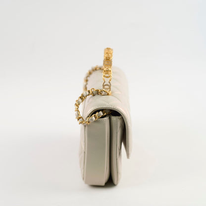 Chanel Top Handle Iridescent Pearl Flap Microchipped - photo 3