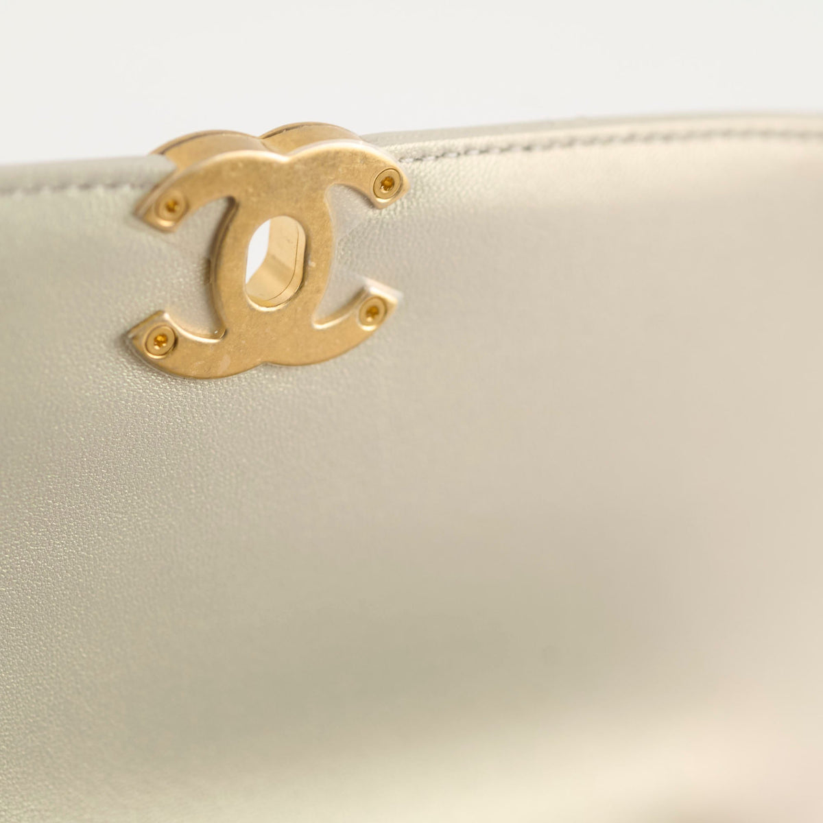 Chanel Top Handle Iridescent Pearl Flap Microchipped - photo 11