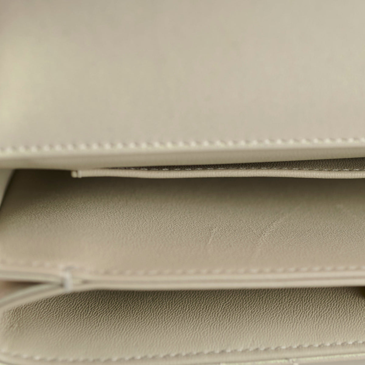Chanel Top Handle Iridescent Pearl Flap Microchipped - photo 6