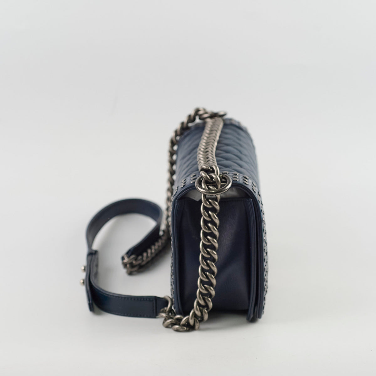 Chanel Old Medium Boy Navy Studded - photo 3