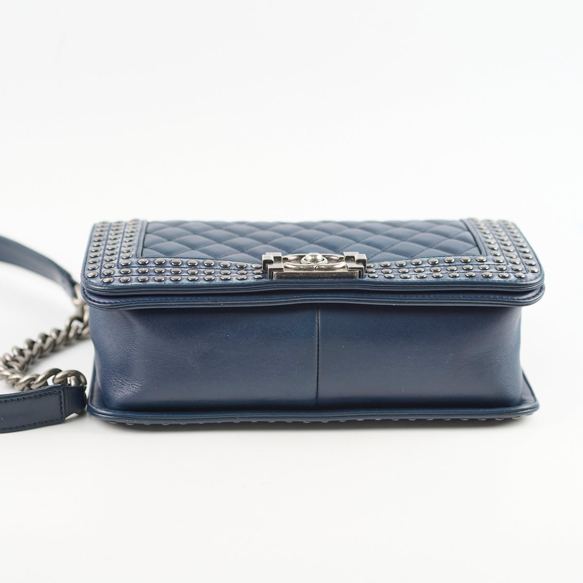 Chanel Old Medium Boy Navy Studded - photo 4