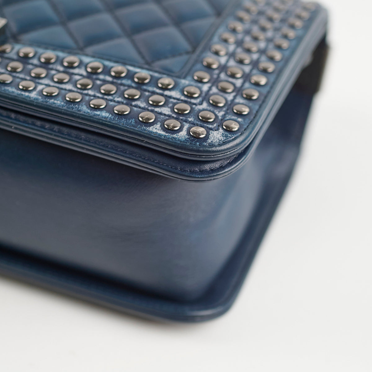 Chanel Old Medium Boy Navy Studded - photo 15