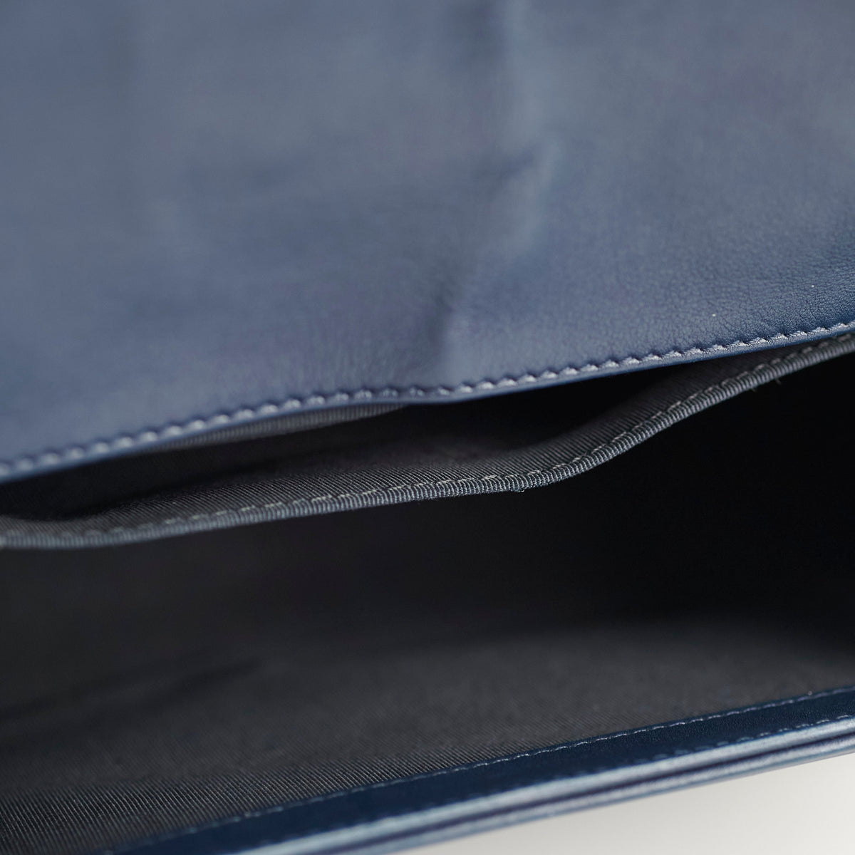 Chanel Old Medium Boy Navy Studded - photo 8