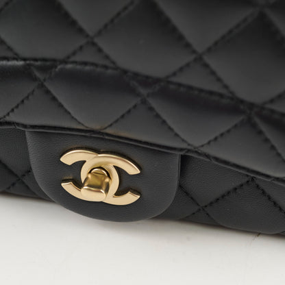 Chanel Mademoiselle Chic Flap Black - photo 15