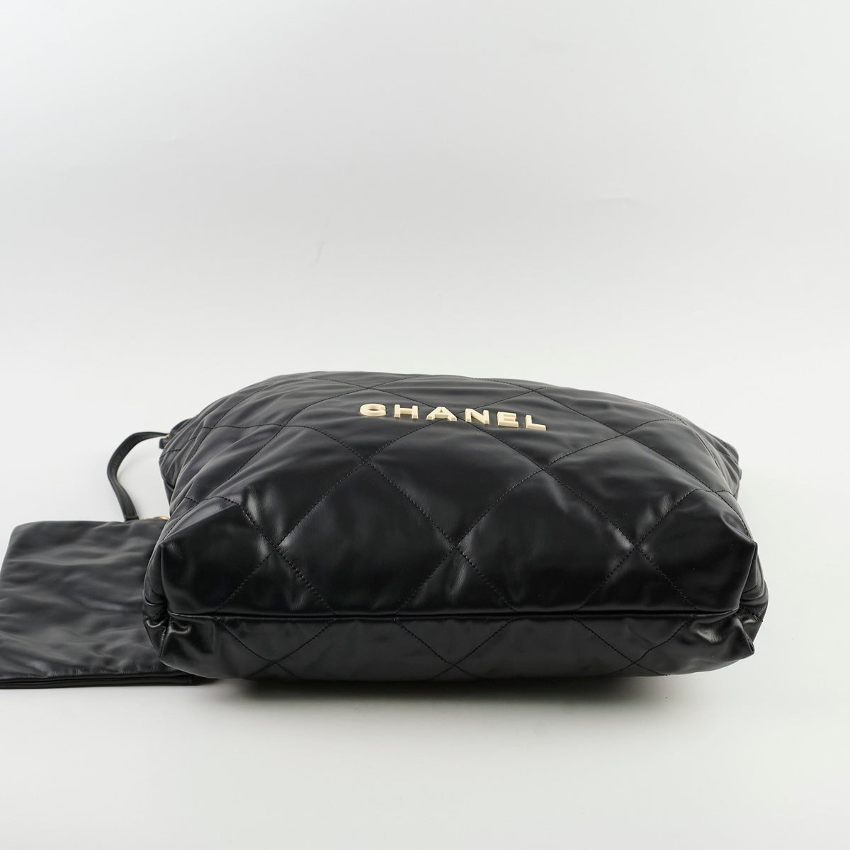 Chanel 22 Medium Black Microchip - photo 3