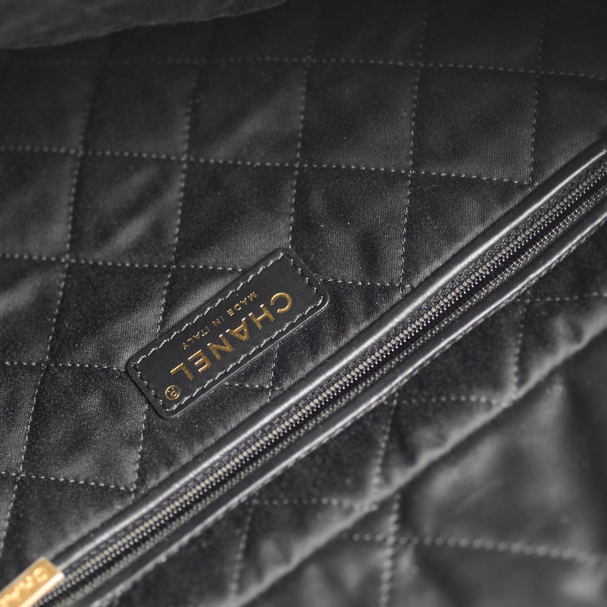 Chanel 22 Medium Black Microchip - photo 7