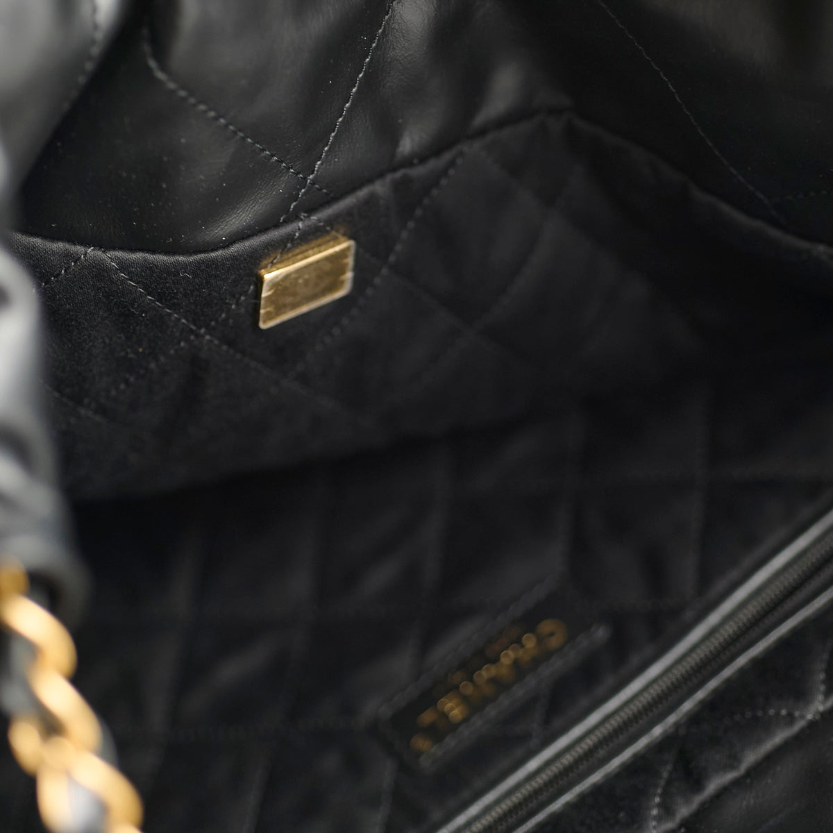 Chanel 22 Medium Black Microchip - photo 6
